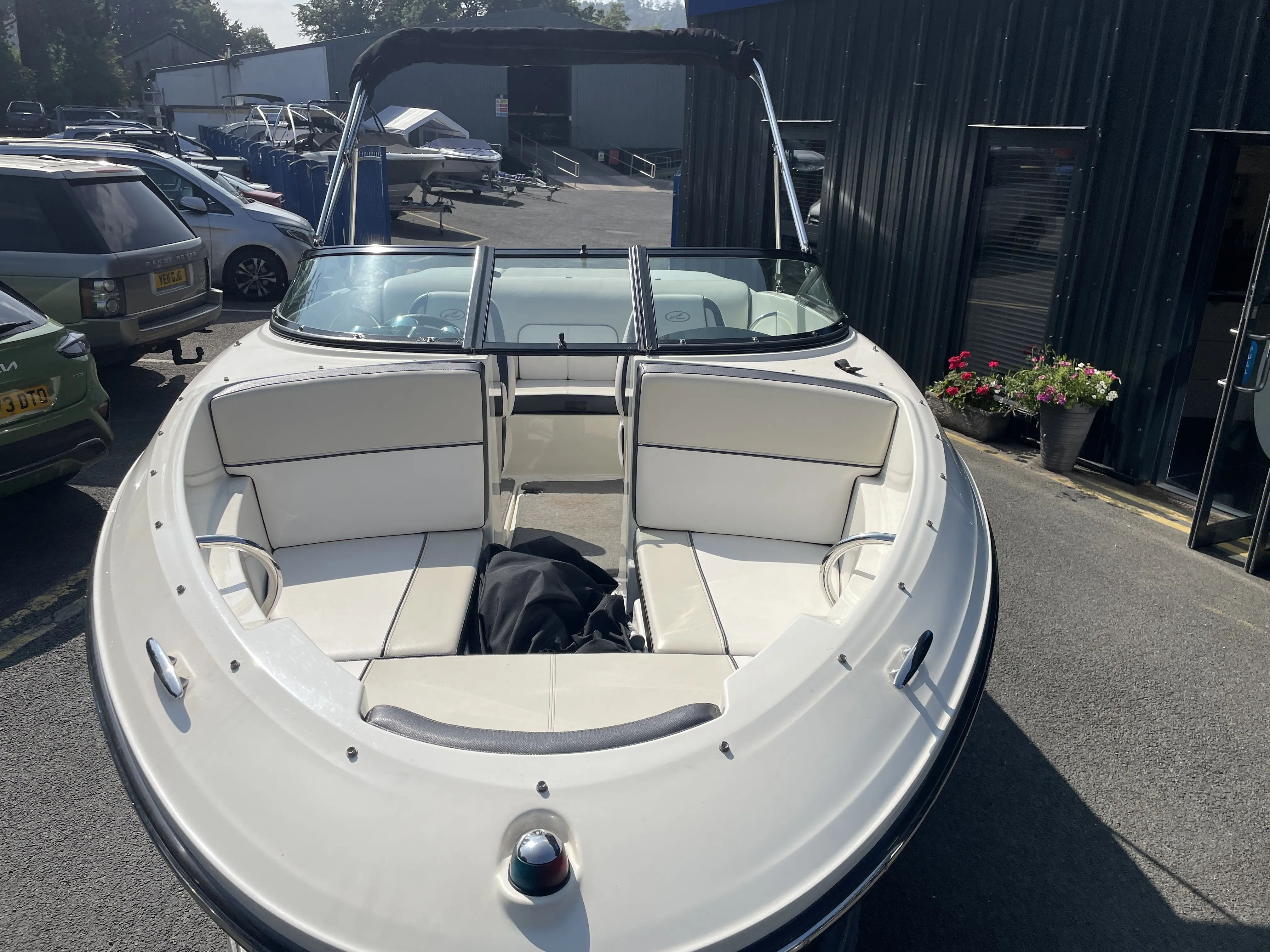 2014 Sea Ray 190 bow rider