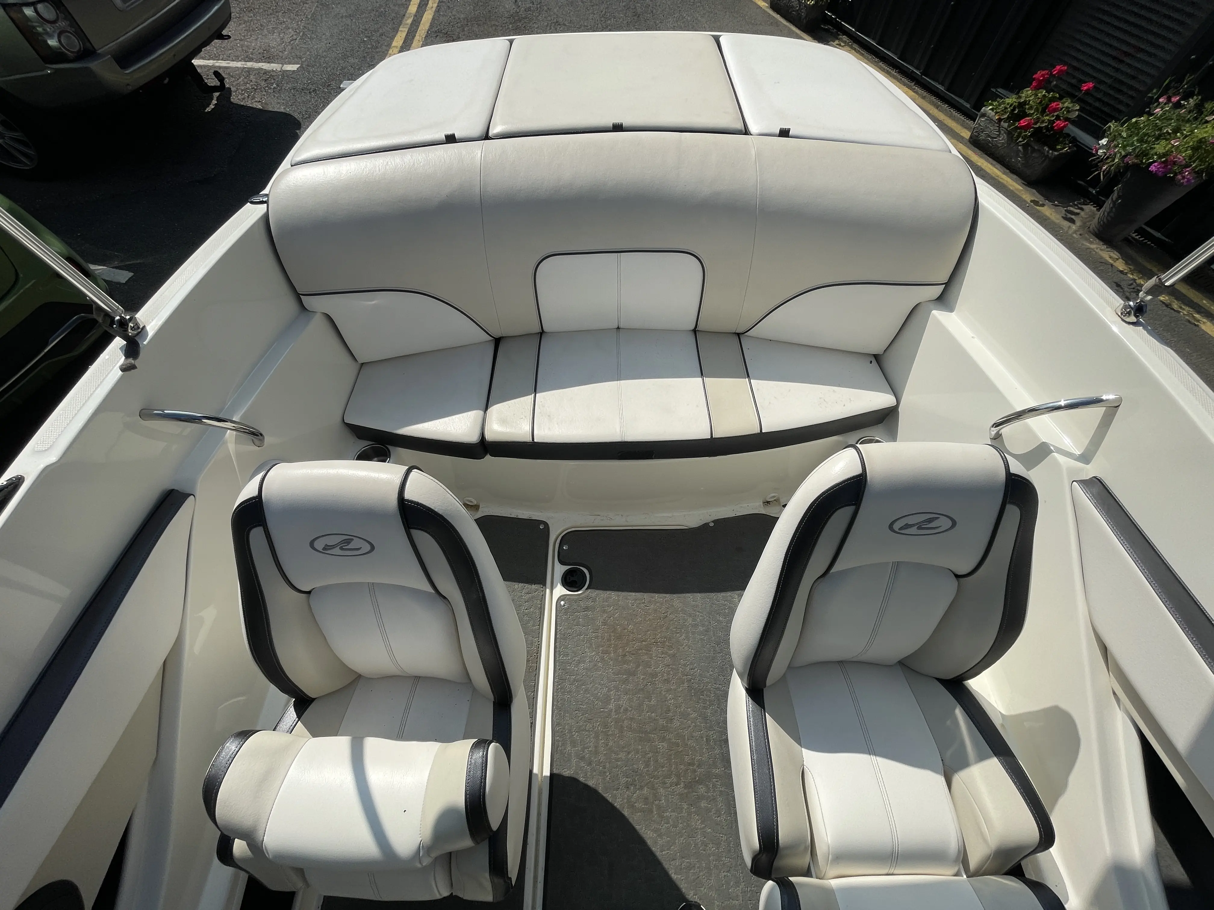 2014 Sea Ray 190 bow rider