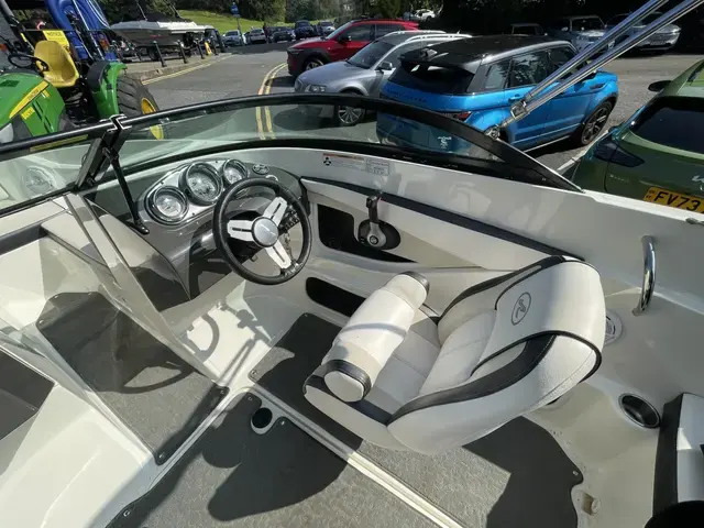 Sea Ray 190 Bow Rider