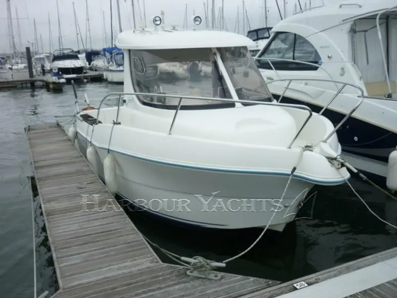 2004 Fisher 210