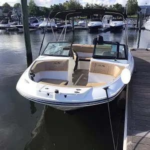 2022 Sea Ray 210 SPX