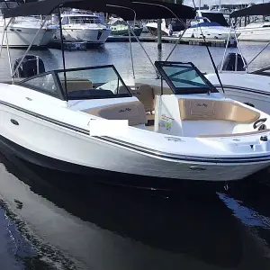 2022 Sea Ray 210 Spx