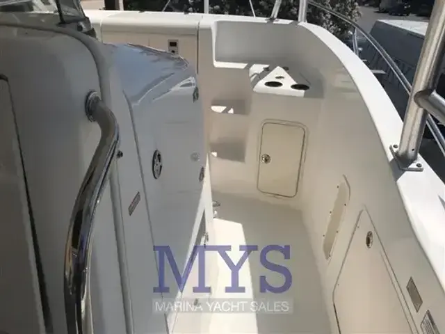 Boston Whaler 320 Outrage