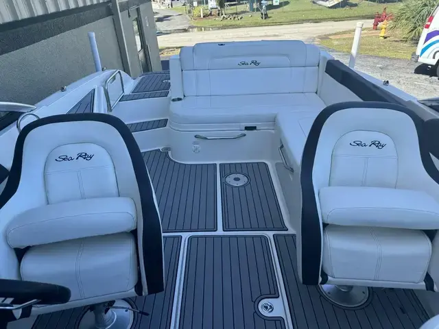 Sea Ray 260 Sundeck