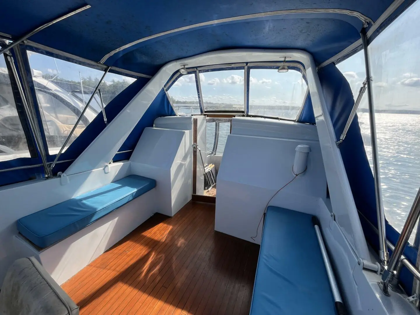 1990 Custom 41 flybridge