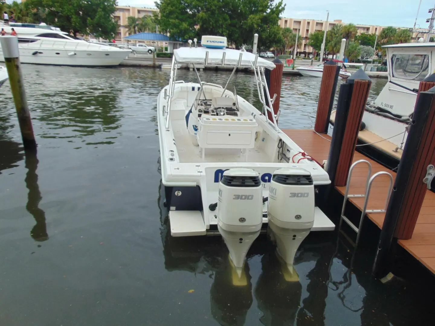 2002 Intrepid 322 open