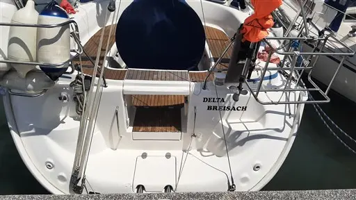 2005 Bavaria 37 cruiser