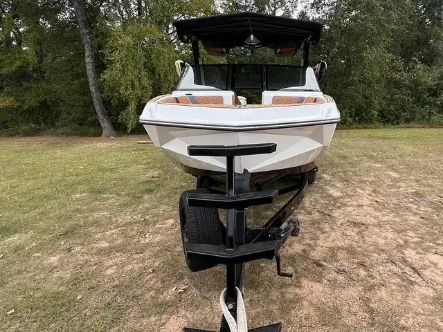 Super Air Nautique G23