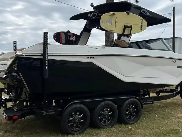 Super Air Nautique G23