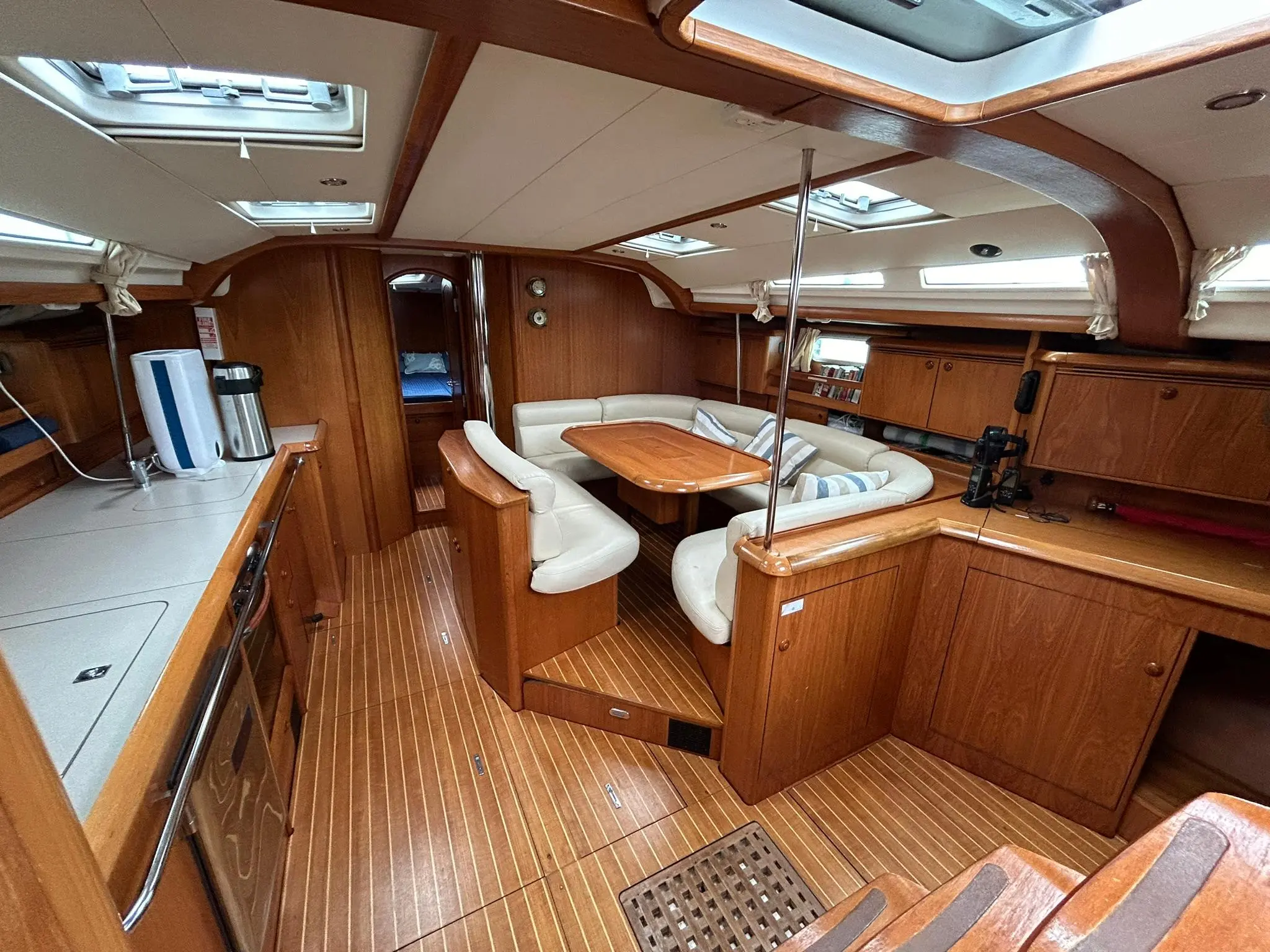 2005 Jeanneau sun odyssey 49