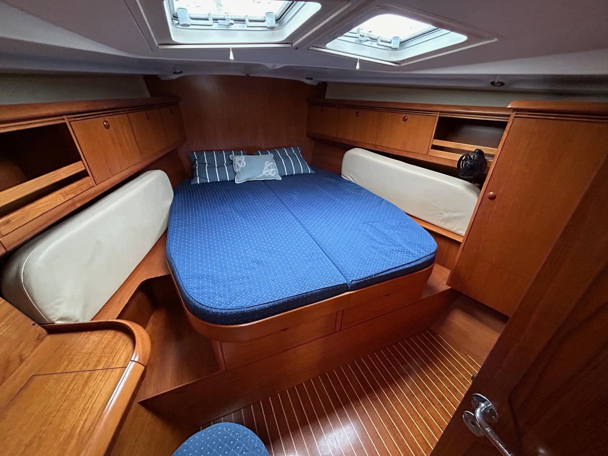 2005 Jeanneau sun odyssey 49