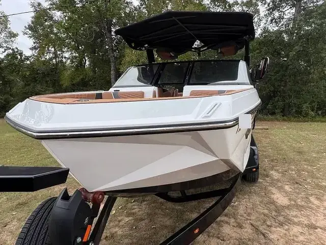 Super Air Nautique G23