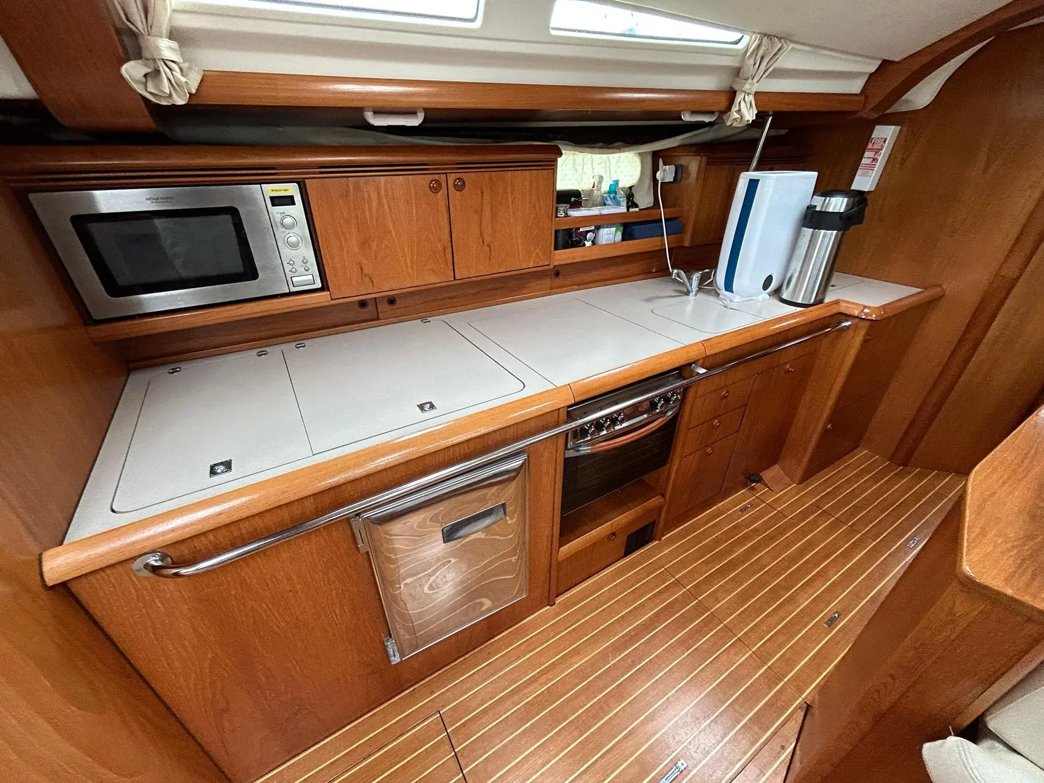 2005 Jeanneau sun odyssey 49