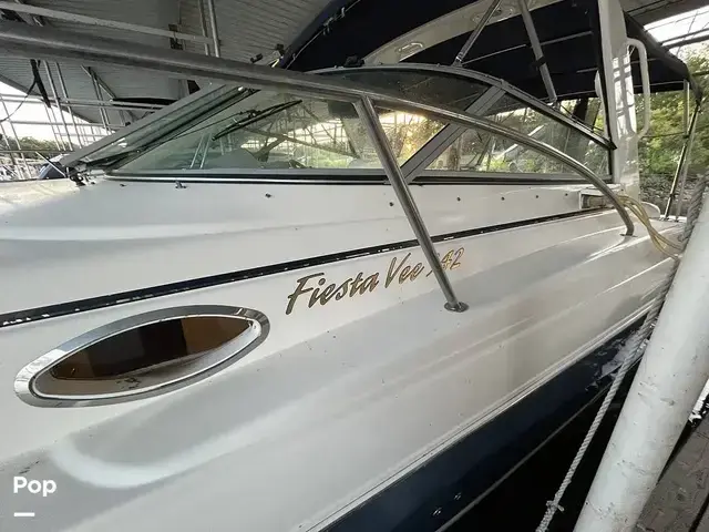 Rinker Fiesta Vee 342