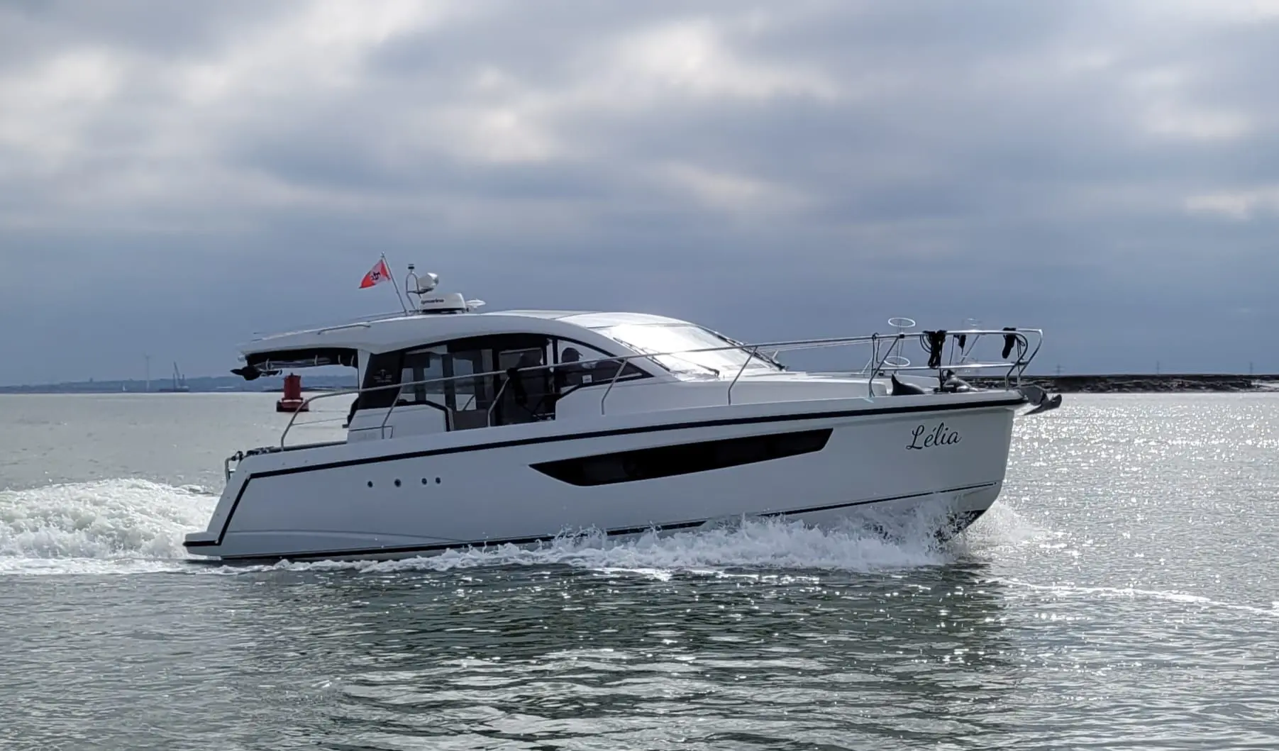 2017 Sealine c 330v