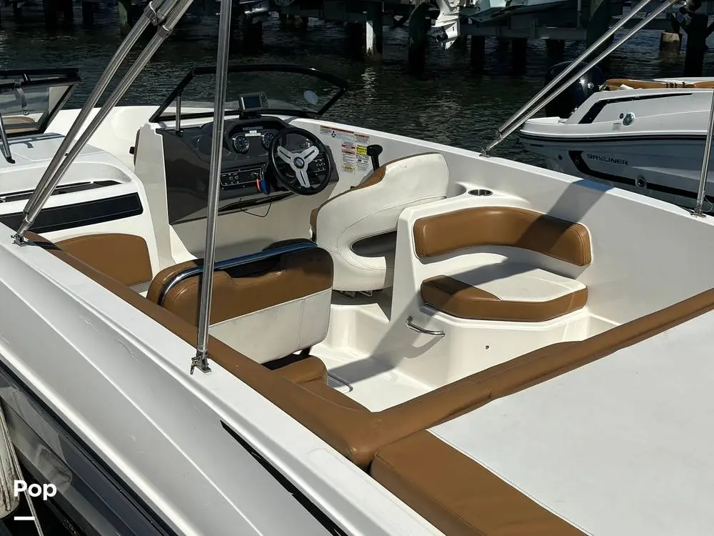 2022 Bayliner vr6 ob