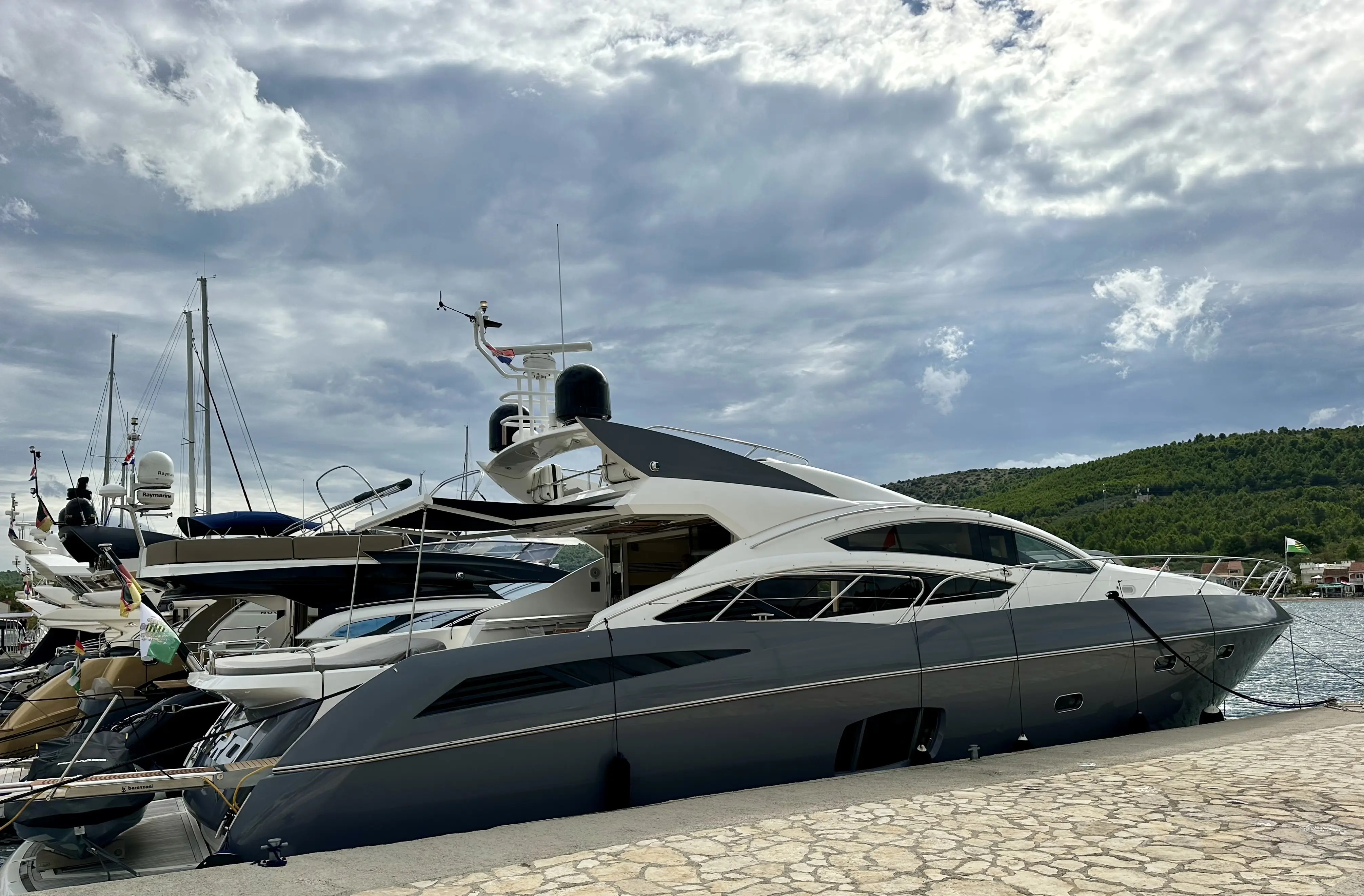 2010 Sunseeker predator 74