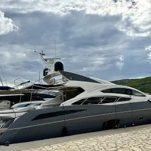 2010 Sunseeker Predator 74