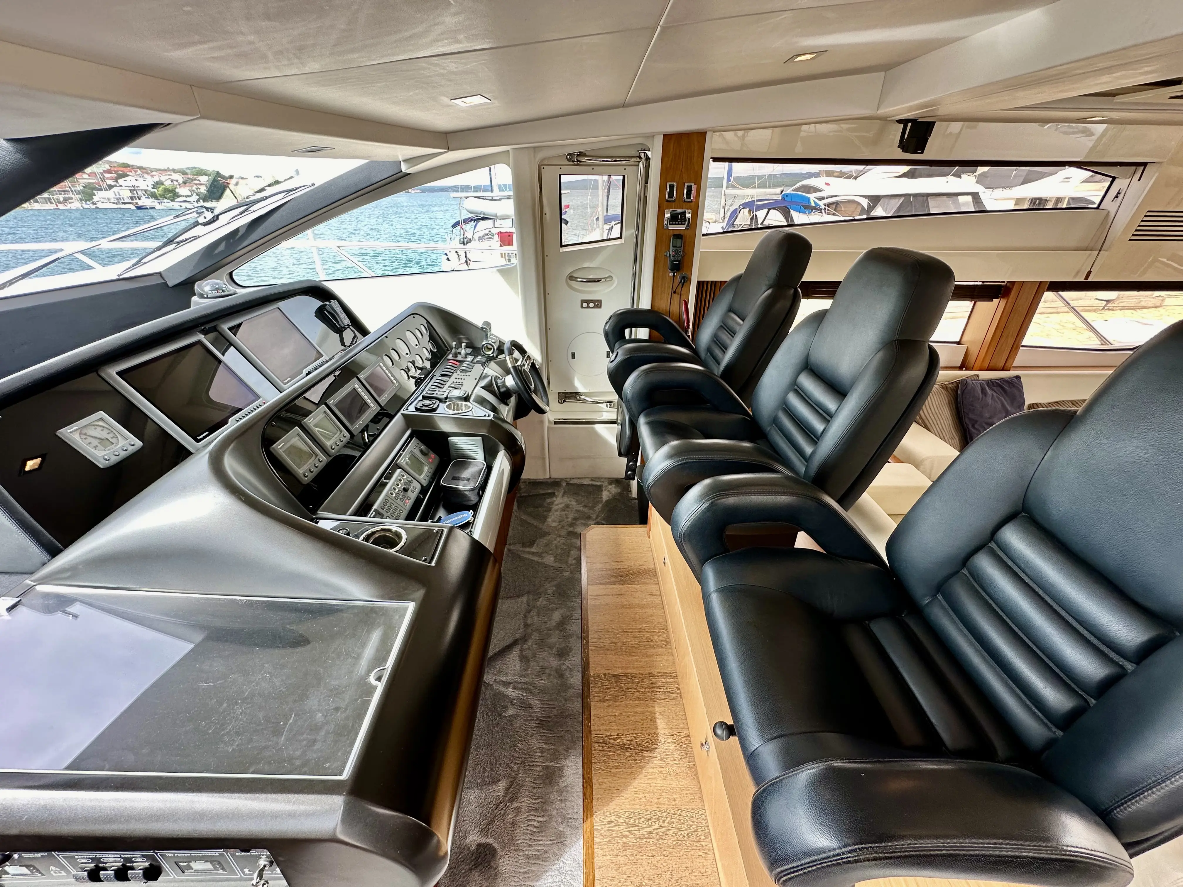 2010 Sunseeker predator 74