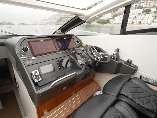 Sunseeker Predator 57