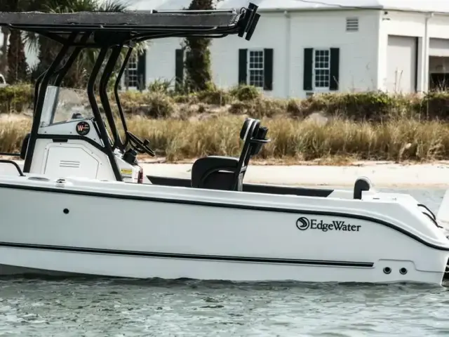 Edgewater boats 208CC Watchman