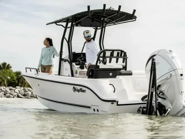 Edgewater boats 208CC Watchman