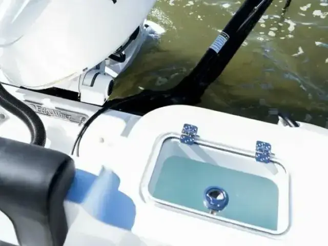 Edgewater boats 208CC Watchman