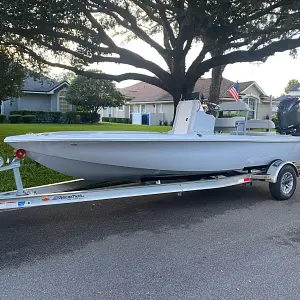 2025 Yellowfin 21 Bay