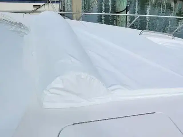 Hatteras 60 Motor Yacht