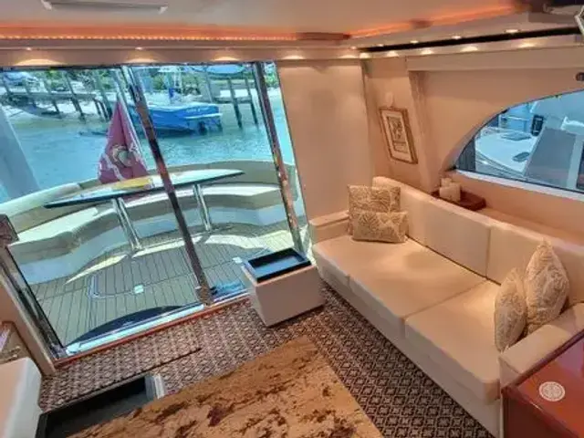 Hatteras 60 Motor Yacht