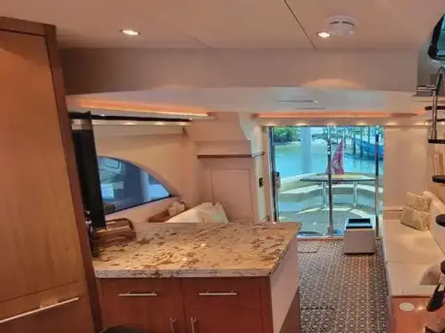 Hatteras 60 Motor Yacht