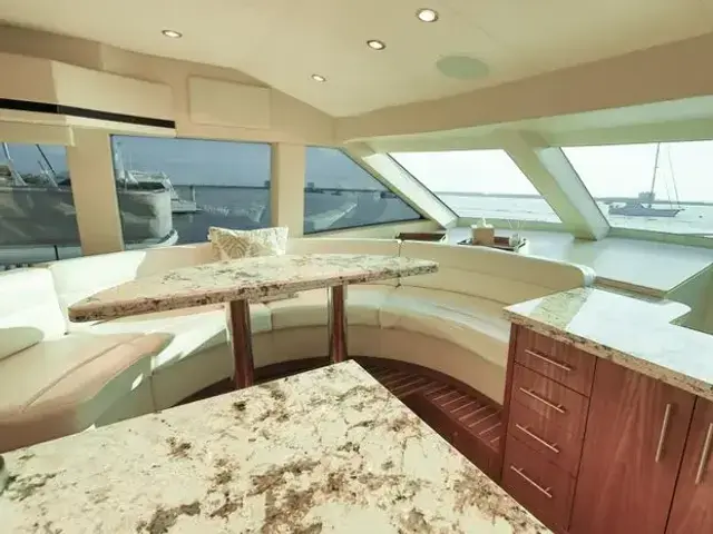 Hatteras 60 Motor Yacht