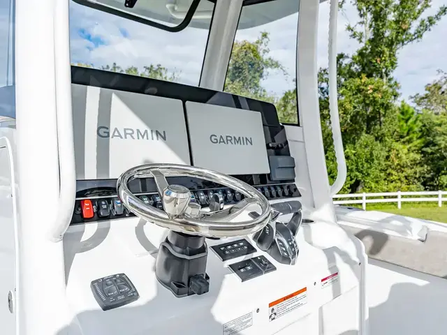 Sea Hunt Boats Gamefish 30 CB