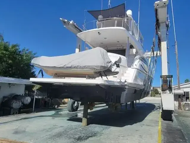 Hatteras 60 Motor Yacht