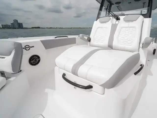 Fountain Powerboats 32 NX