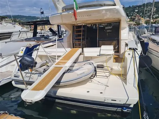 2004 Ferretti 550