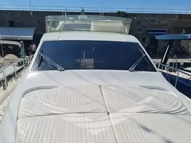 Ferretti Yachts 550