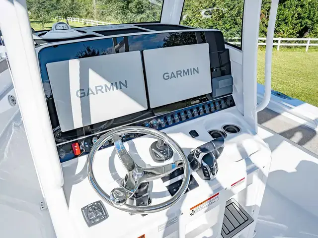 Sea Hunt Boats Gamefish 30 CB