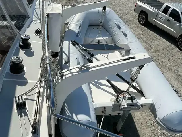 Maine Cat 38