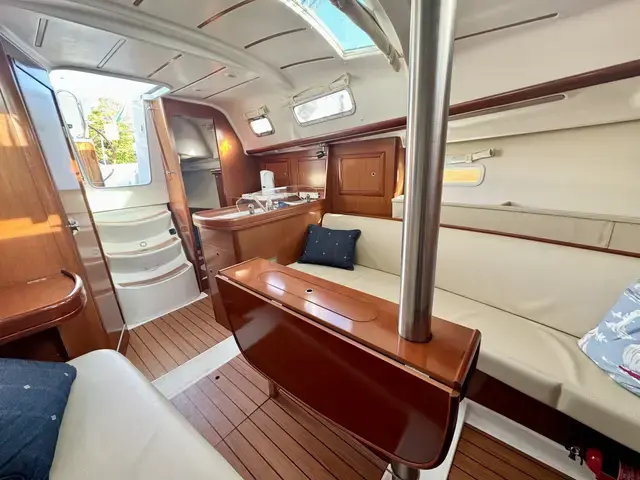 Beneteau Oceanis Clipper 323