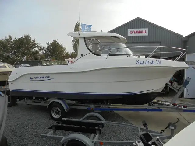 Quicksilver 640 Pilot House