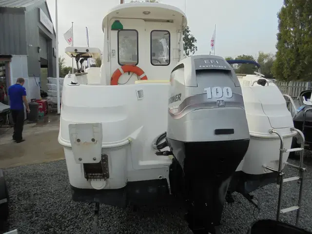 Quicksilver 640 Pilot House