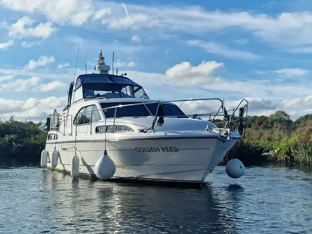 Broom Ocean 38