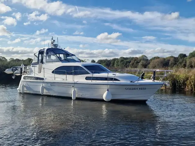 Broom Ocean 38