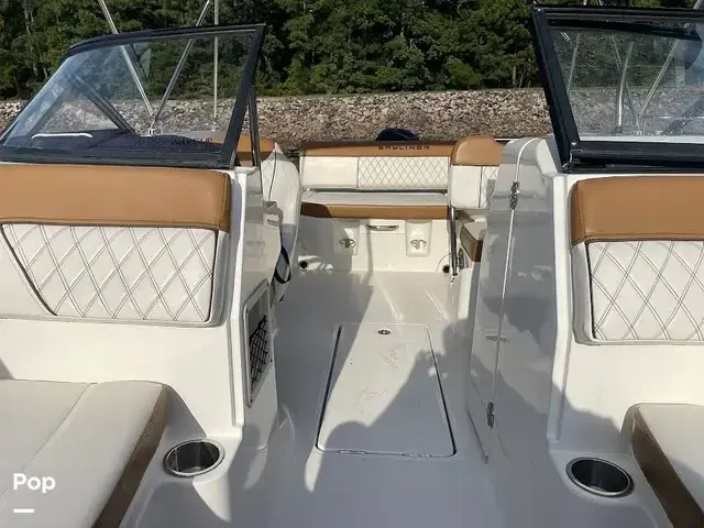 Bayliner DX2200