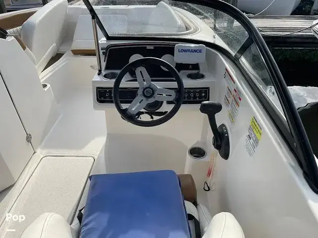 Bayliner DX2200