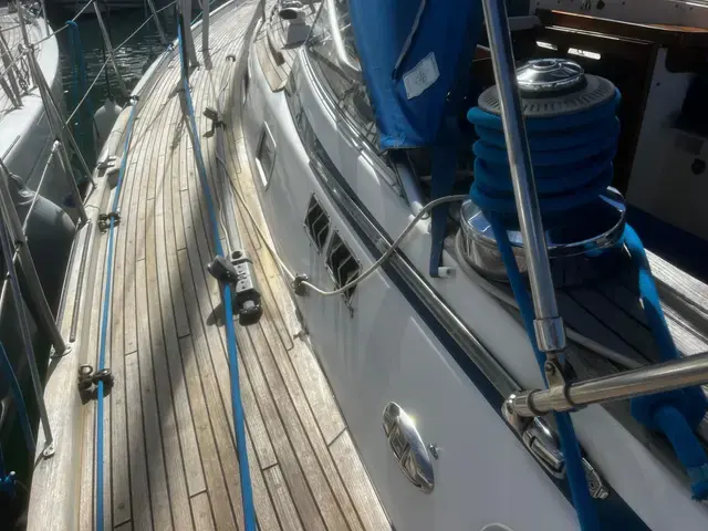 Hallberg Rassy 42