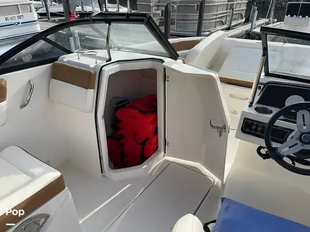 Bayliner DX2200