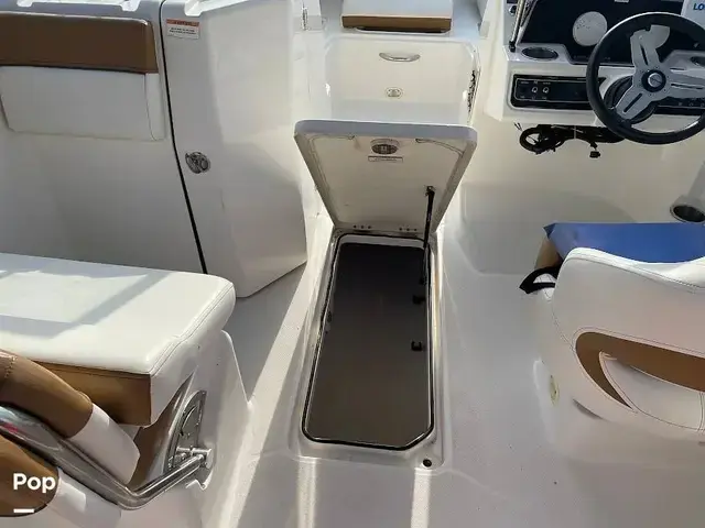 Bayliner DX2200