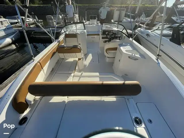 Bayliner DX2200